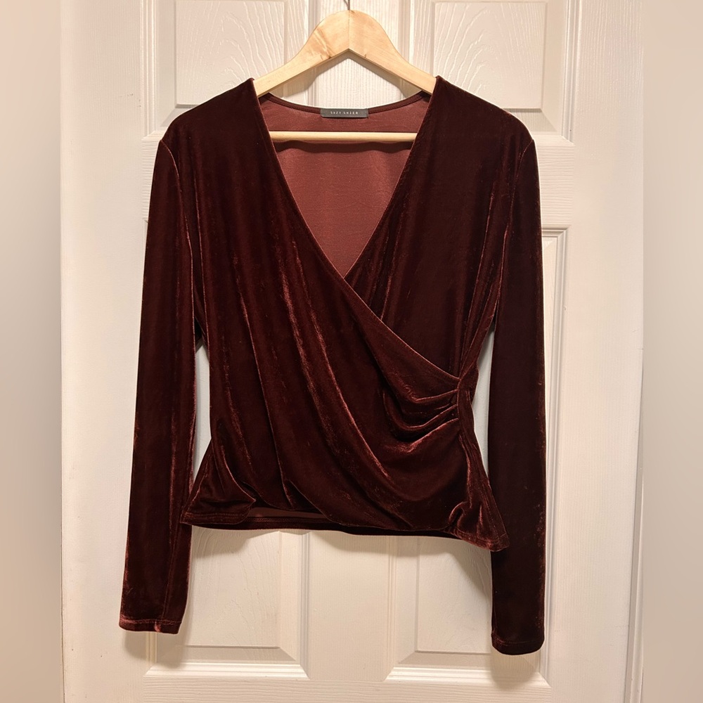 Suzy shier, velour party top, size large.